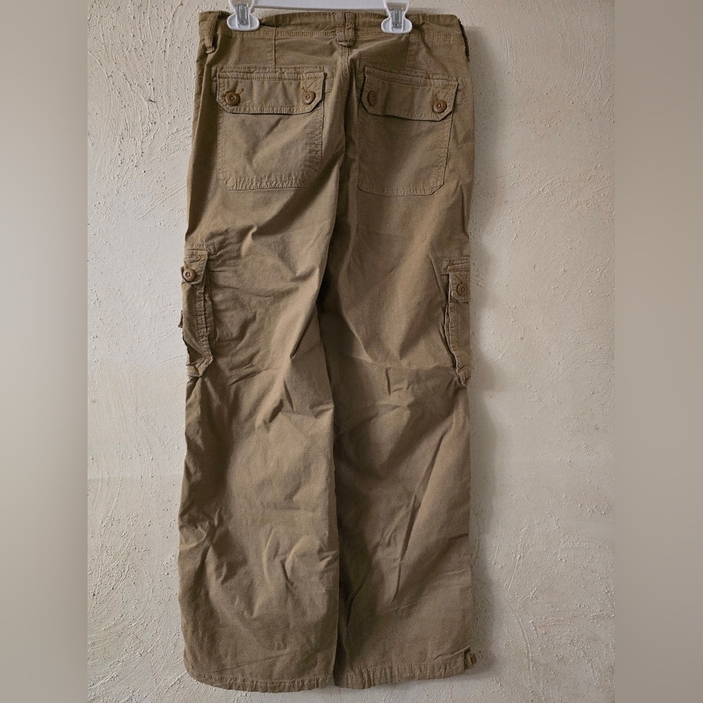 American Eagle Outfitters Khaki Cargo Pants - Picture 5 of 5